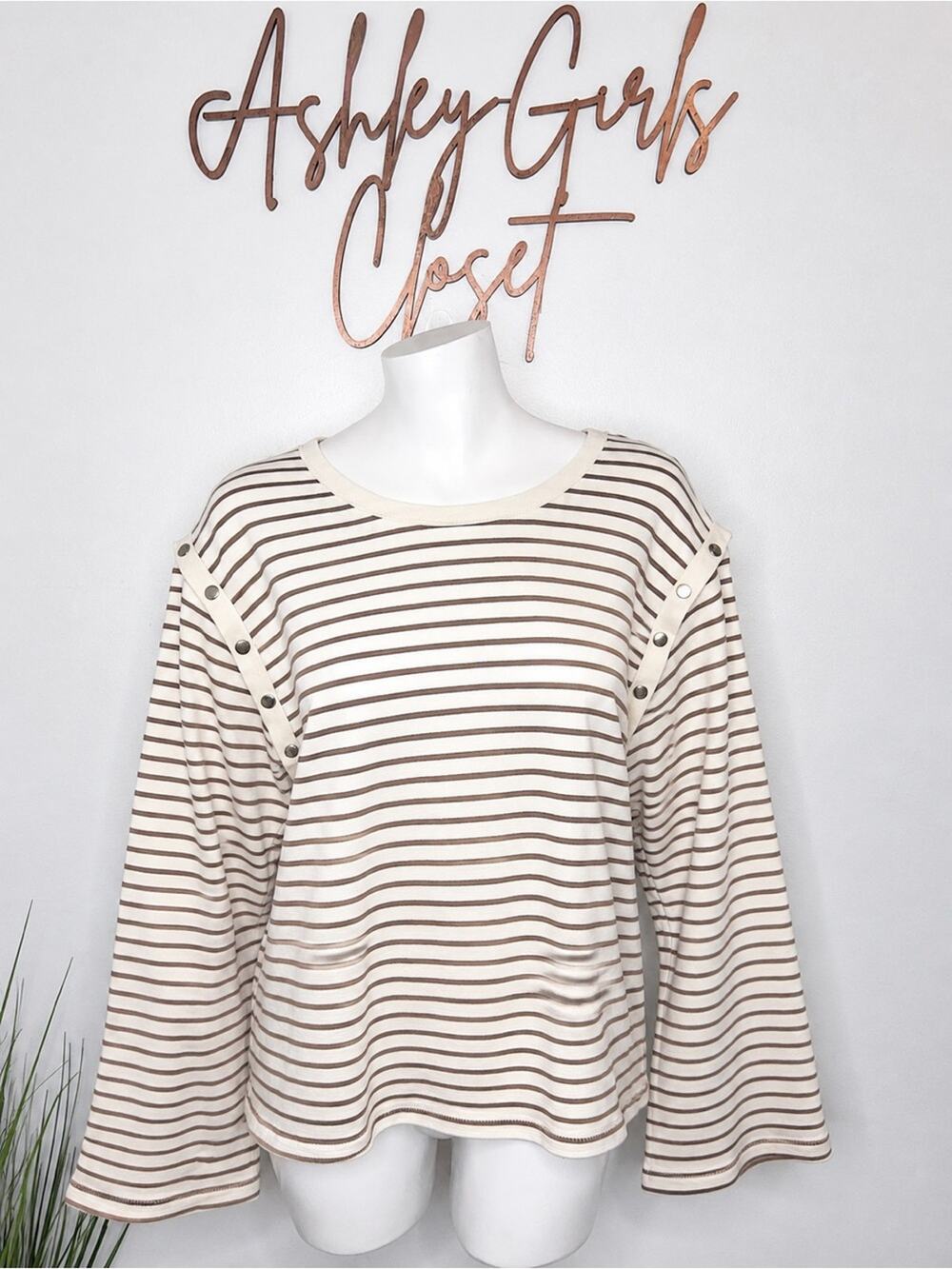 Anthropologie Striped Snap Shoulder Long Sleeve Top NWT Medium